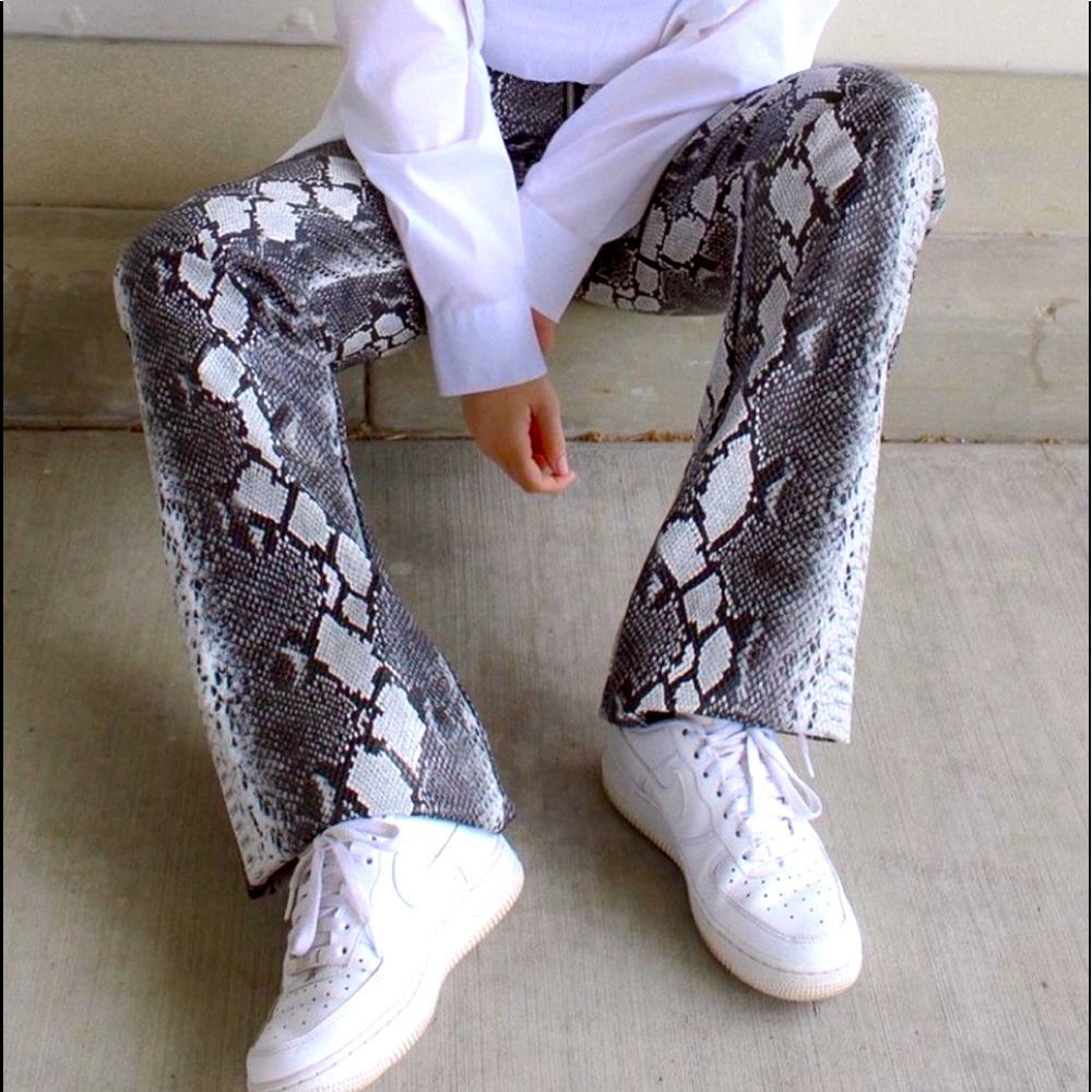 EVERYTHING MUST GO- HUGE MOVING SALE!Seriously send me any and all offers! :)